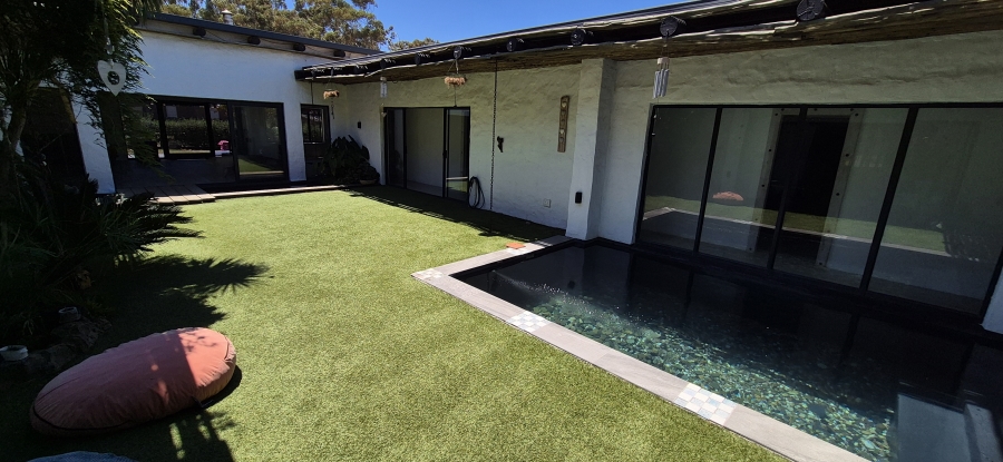 5 Bedroom Property for Sale in Cape Farms Western Cape